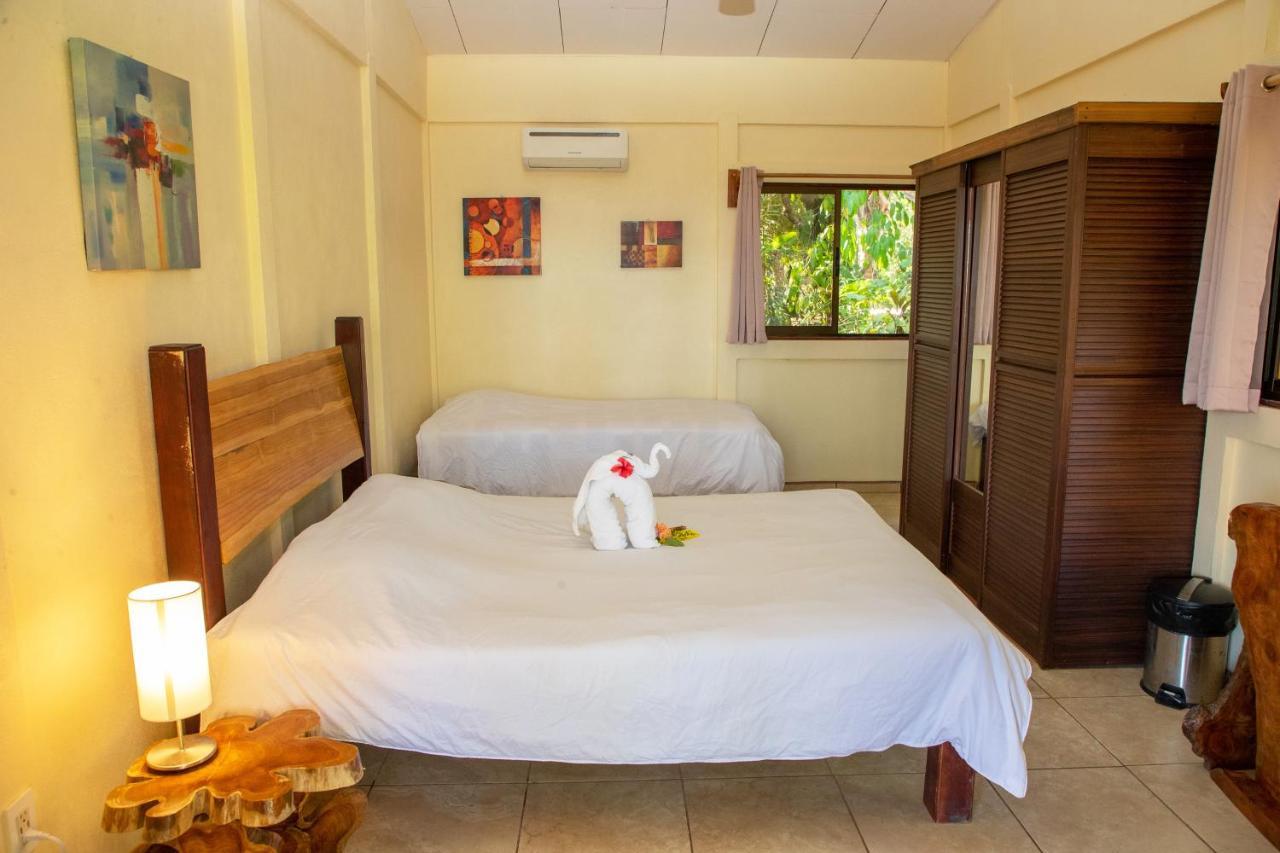 Jungle Lodge At Wild Sun Rescue Center Cabuya  外观 照片